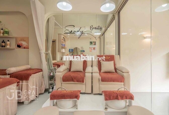 Hot ngay Phan Xích Long đầu tư sẵn 8tr5