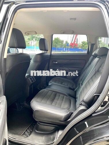 Mitsubishi Outlander 2.0 CVT 2023 Đen
