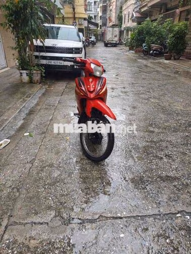 Yamaha màu Đỏ