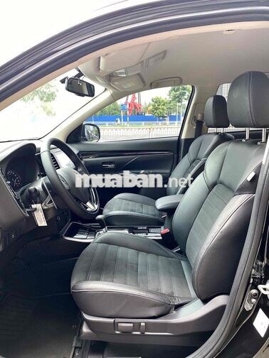 Mitsubishi Outlander 2.0 CVT 2023 Đen