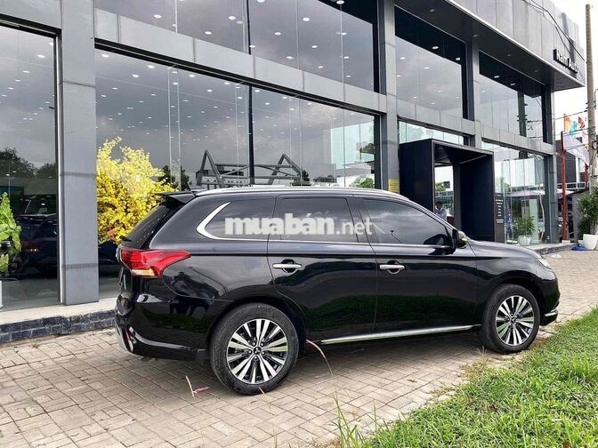 Mitsubishi Outlander 2.0 CVT 2023 Đen