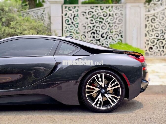 BMW i8 2015 Xám 23.456 Miles