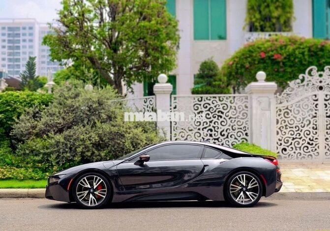 BMW i8 2015 Xám 23.456 Miles