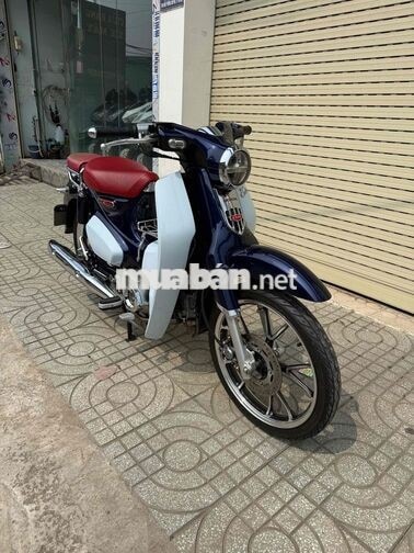 Honda Super Cub 125 Xanh trắng đỏ