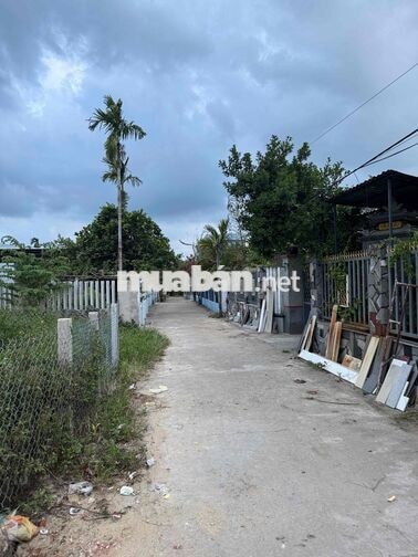 cần bán nhanh lô đất sát chợ La Thọ. cách đường 33 khoảng 2km
