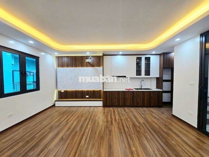 TT Cầu Giấy -10m ra mặt phố - 40m2 6 tầng thang máy xây mới - mt rộng