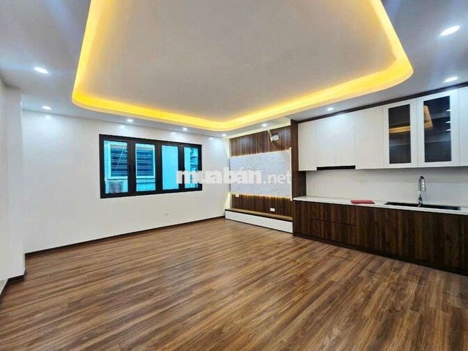 TT Cầu Giấy -10m ra mặt phố - 40m2 6 tầng thang máy xây mới - mt rộng