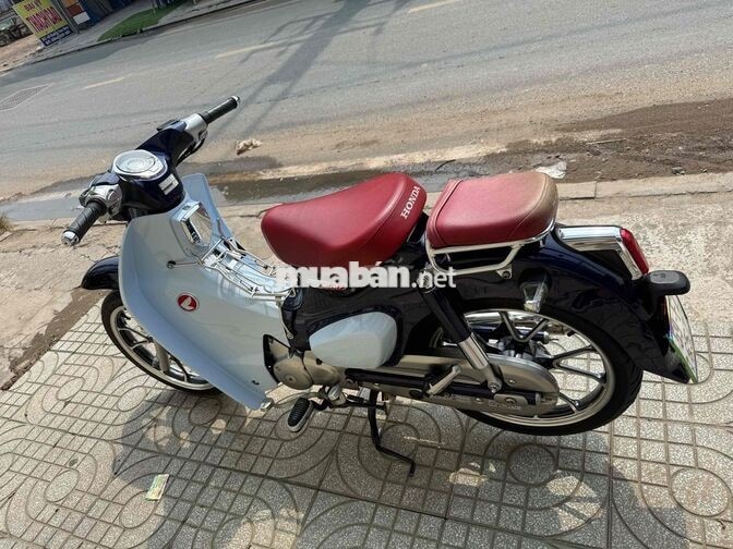 Honda Super Cub 125 Xanh trắng đỏ