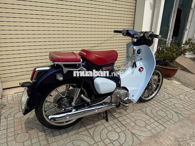 Honda Super Cub 125 Xanh trắng đỏ
