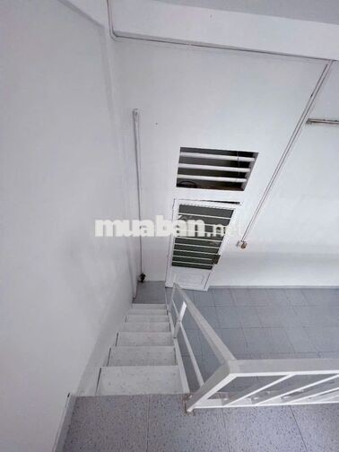 Khu thang máy Becamex Định Hòa: 435 triệu. Cho thuê được 3,5 triệu
