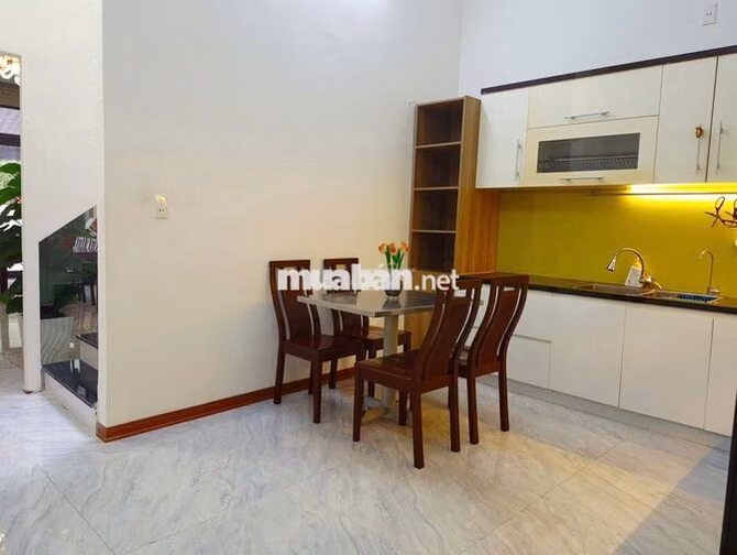 Cho thuê nguyên căn nhà mặt tiền Trần Huấn, sát bên bv Tâm Trí