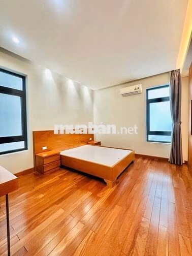 Cho thuê tòa nhà Hoa Đào, Phú Nhuận. 5T, Thang máy, PCCC, DTSD 600m²