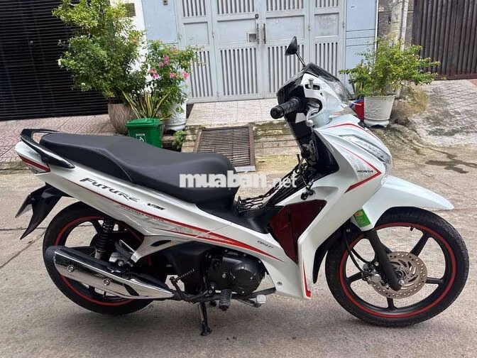 Future LED Limited 11/2025 Trắng  chạy 4.000 km