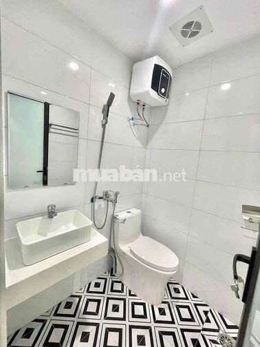 PHÒNG TRỌ CAO CẤP - FULL NỘI THẤT - CỬA SỔ THOÁNG - NGAY LÊ VĂN KHƯƠNG