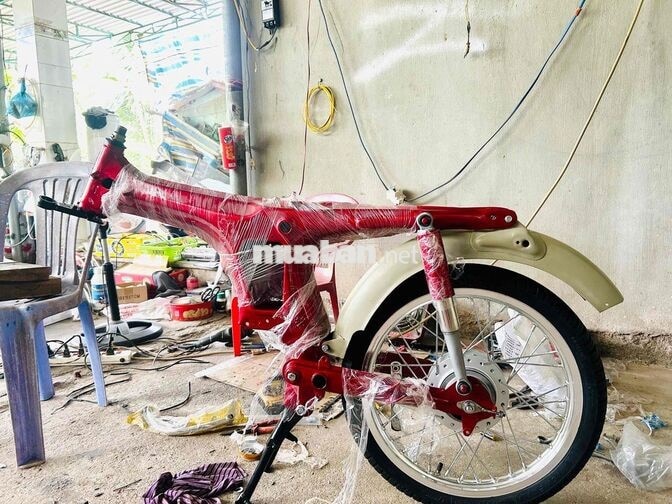 Honda Cub 2024 Đỏ Bạc