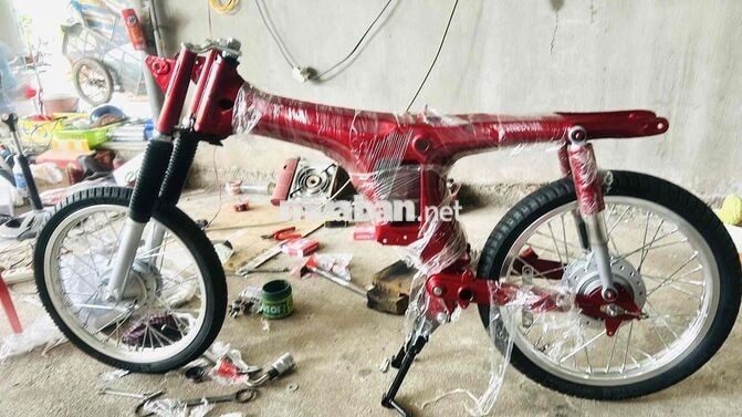 Honda Cub 2024 Đỏ Bạc