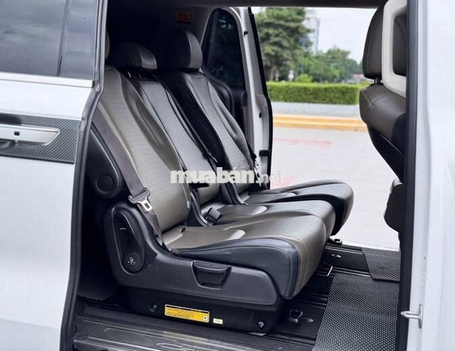 Kia Carnival Premium 2024 FORM 2025