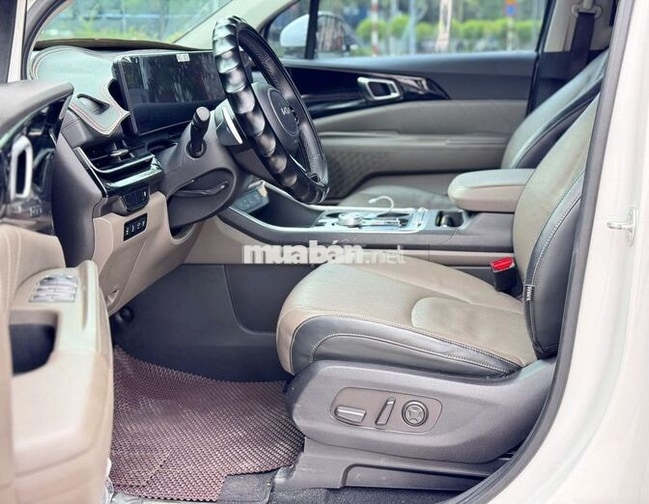 Kia Carnival Premium 2024 FORM 2025
