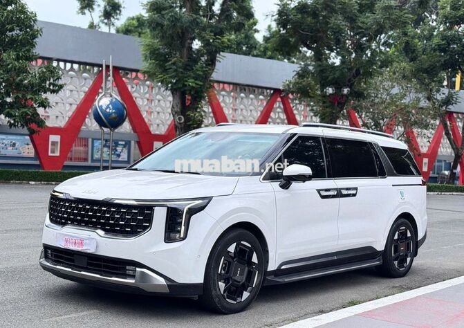 Kia Carnival Premium 2024 FORM 2025