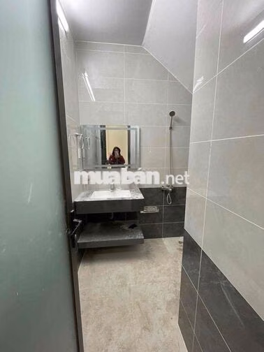 Nhà Phố Thương mai UniTown. thành Phố Mới . 4 tầng 6 phòng 7wc