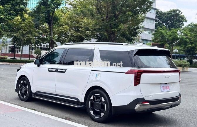 Kia Carnival Premium 2024 FORM 2025