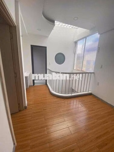 cho thuê nhà MT khu bảy hiền p11 tân bình. DT: 6m x 15m 3 tầng 18tr