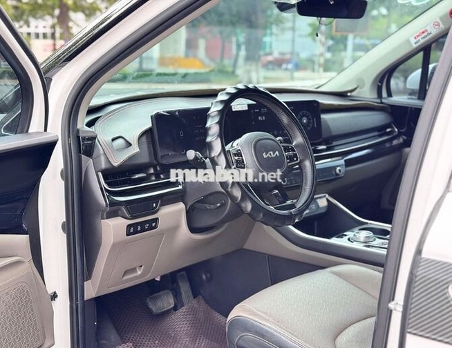 Kia Carnival Premium 2024 FORM 2025