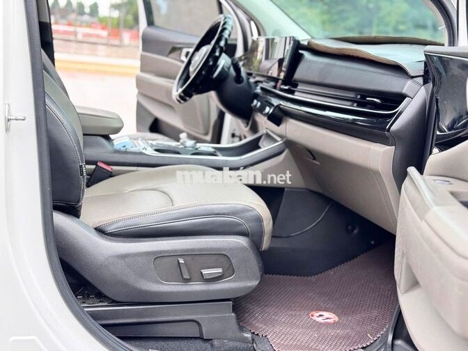 Kia Carnival Premium 2024 FORM 2025