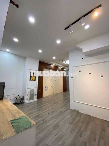 Cho thuê nhà, văn phòng mặt tiền - Khu Vạn Phúc