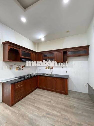 Cho thuê nhà, văn phòng mặt tiền - Khu Vạn Phúc