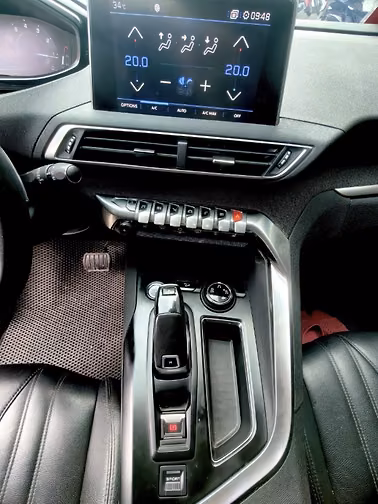 Bán rẻ PEUGEOT 3008 model 2020 Zin rất đẹp như mới. Hoặc đổi xe lớnhơn