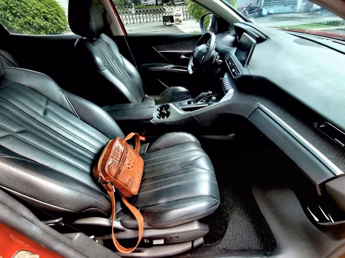 Bán rẻ PEUGEOT 3008 model 2020 Zin rất đẹp như mới. Hoặc đổi xe lớnhơn