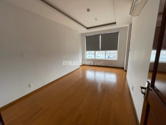 Penhouse  Central Plaza-Phạm văn Hai 3p ngủ, 4wc, giá 19tr/tháng.