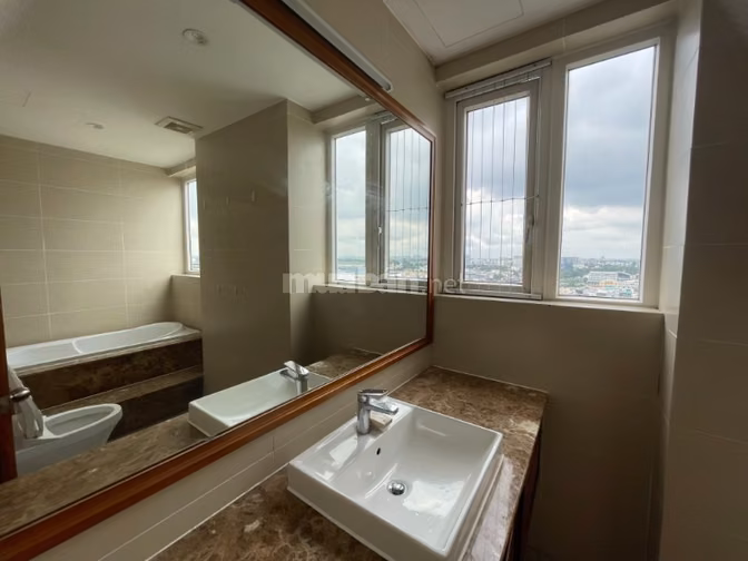 Penhouse  Central Plaza-Phạm văn Hai 3p ngủ, 4wc, giá 19tr/tháng.