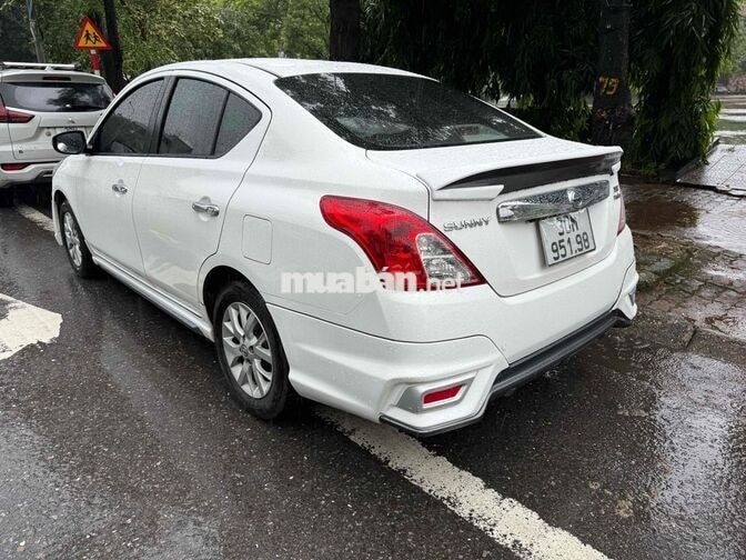 Nissan Sunny Trắng 5 chỗ