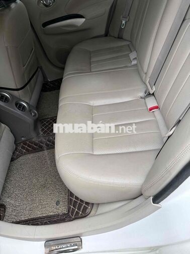Nissan Sunny Trắng 5 chỗ