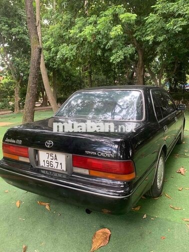 Toyota Crown 1994 Đen 5 chỗ