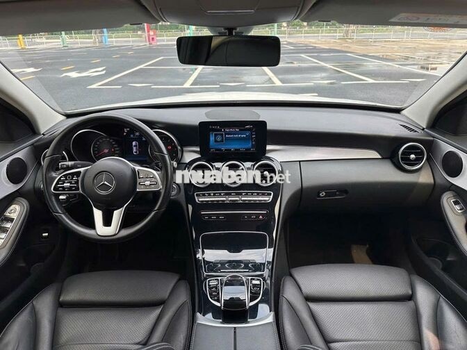 Mercedes-Benz C180 AMG 2021 Trắng 28.000 km