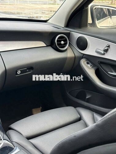 Mercedes-Benz C180 AMG 2021 Trắng 28.000 km