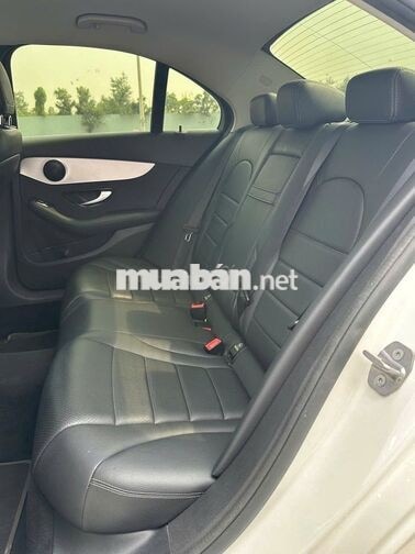 Mercedes-Benz C180 AMG 2021 Trắng 28.000 km