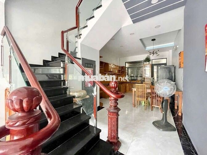 Nhà 1 Trệt 3 Lầu 4PN 4x16m Mặt Tiền Đường Số Phường Tân Phong Q.7