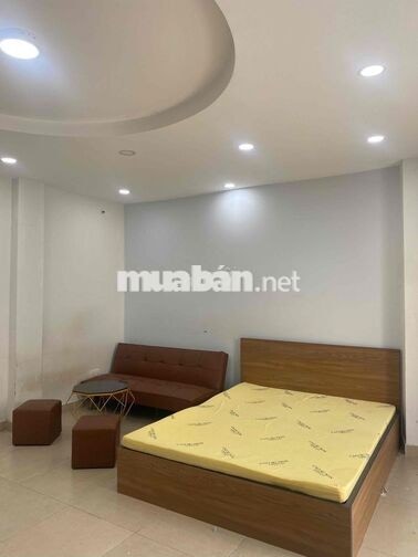 PHÒNG STUDIO BAN CÔNG SIÊU TO KHỔNG LỒ GẦN 5 TRƯỜNG ĐẠI HỌC