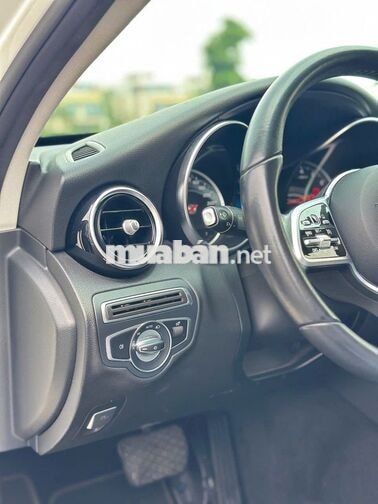 Mercedes-Benz C180 AMG 2021 Trắng 28.000 km