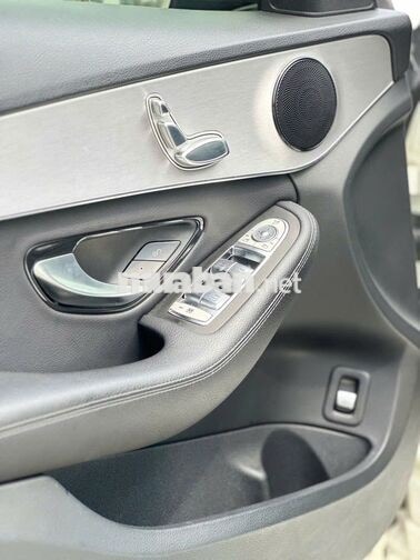 Mercedes-Benz C180 AMG 2021 Trắng 28.000 km