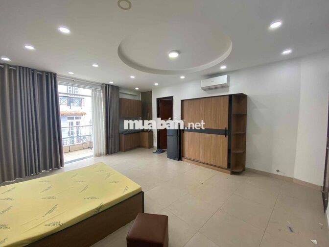 PHÒNG STUDIO BAN CÔNG SIÊU TO KHỔNG LỒ GẦN 5 TRƯỜNG ĐẠI HỌC