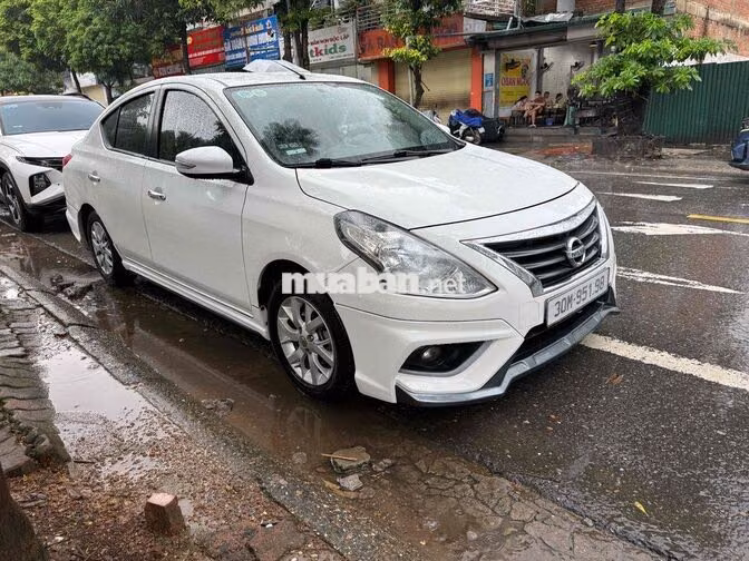Nissan Sunny Trắng 5 chỗ