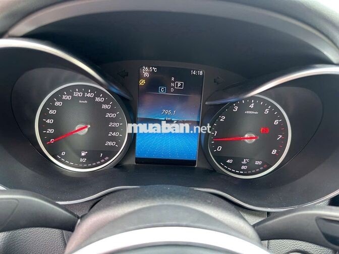 Mercedes-Benz C180 AMG 2021 Trắng 28.000 km