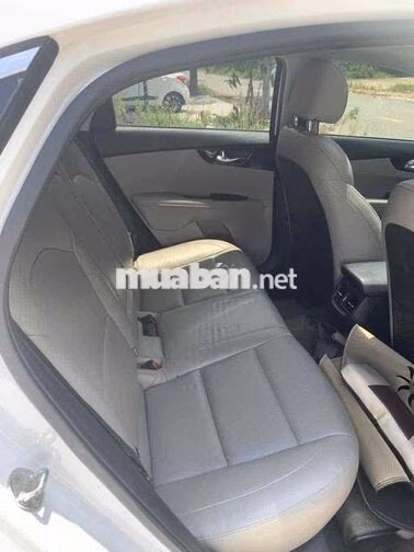 Kia Cerato 2018 Trắng Tự động Xăng