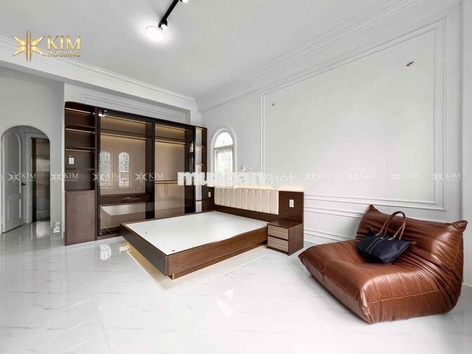 Cho Thuê Căn Hộ Ban Công mới 100%- Thang Máy-Full NT- Máy giặt riêng