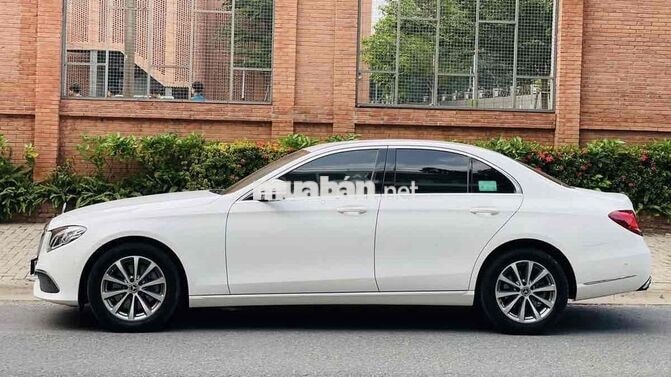 Mercedes E200 2019 Lướt 31.000km